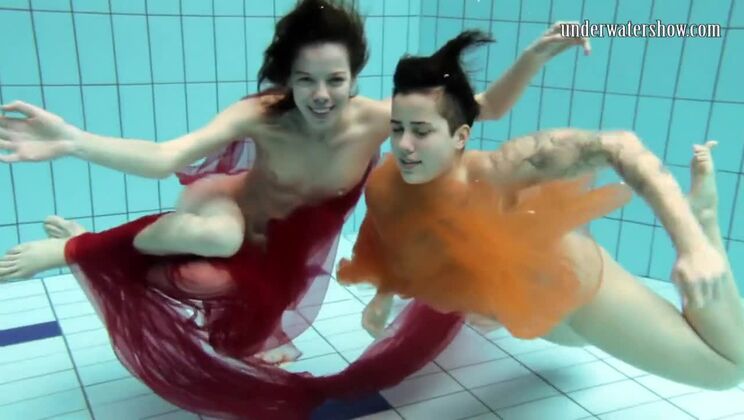 Sara Bombina and Gazel Podvodkova underwatershow beauties